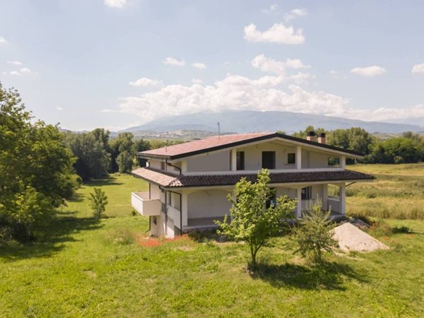 casa indipendente in vendita a Cepagatti