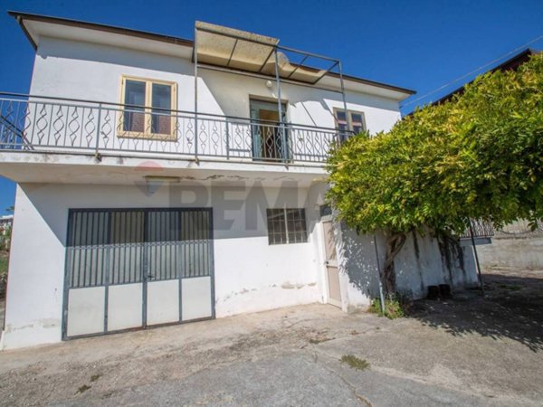 casa indipendente in vendita a Cepagatti in zona Rapattoni Vecchio