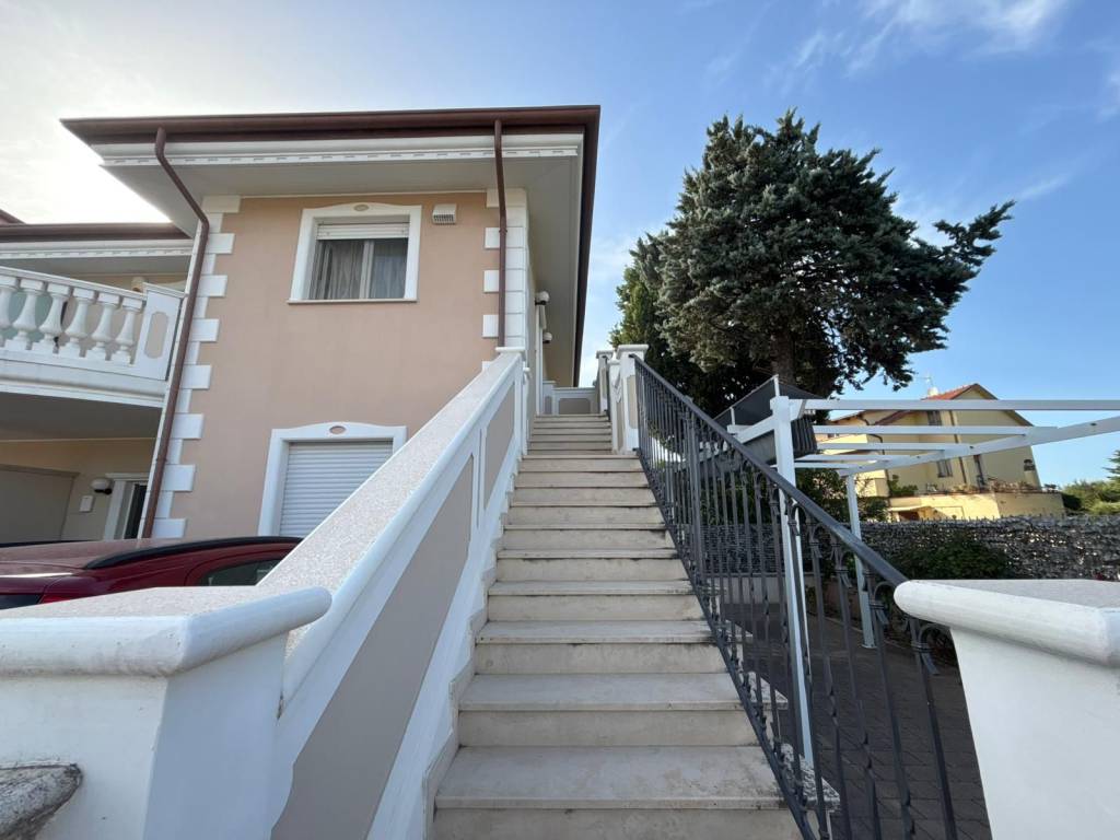 appartamento in vendita a Cepagatti in zona Vallemare