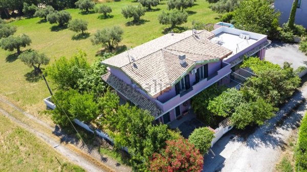 appartamento in vendita a Cepagatti in zona Tre Croci