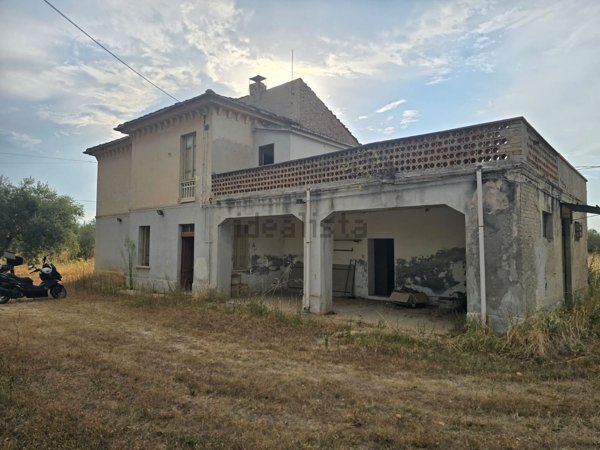 casa indipendente in vendita a Cepagatti in zona Sant'Agata