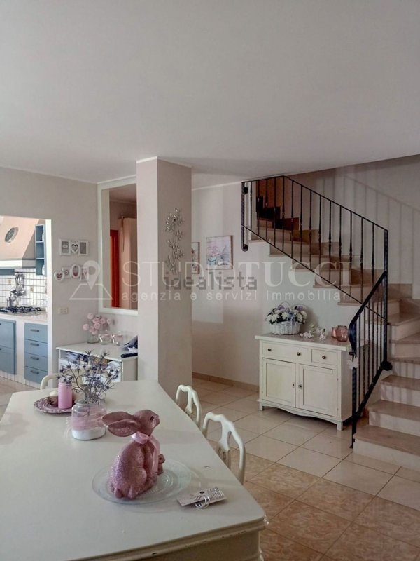 casa indipendente in vendita a Cepagatti in zona Rapattoni Vecchio