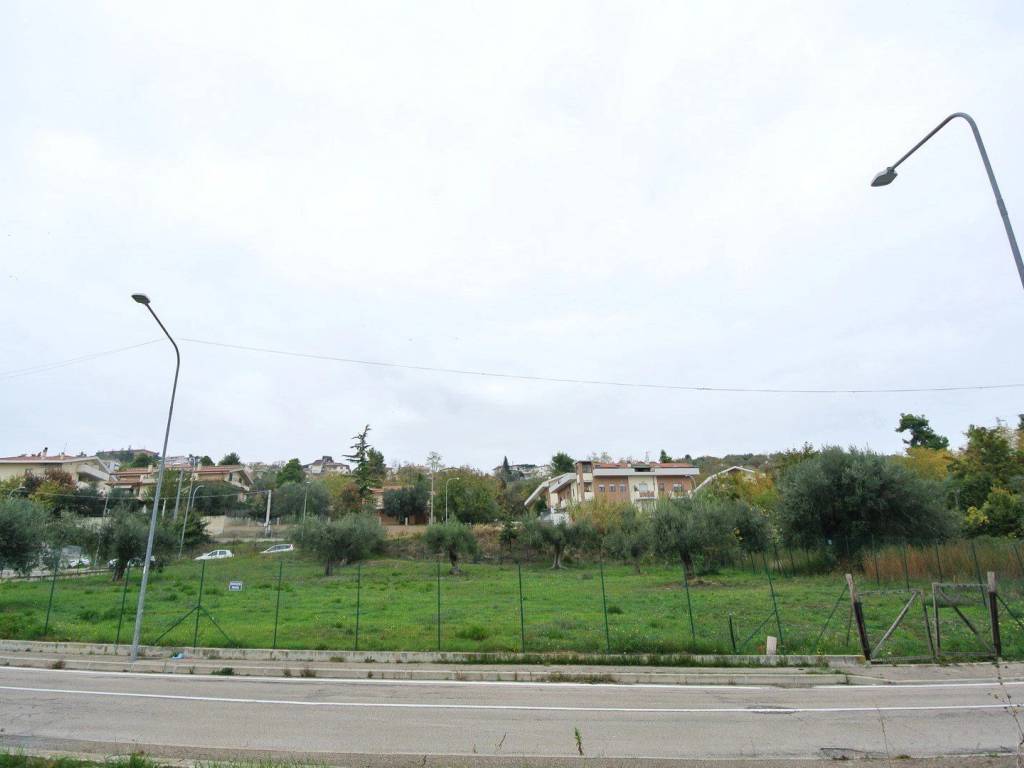 terreno edificabile in vendita a Città Sant'Angelo
