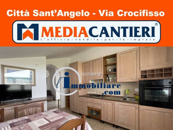 appartamento in vendita a Città Sant'Angelo in zona Crocifisso