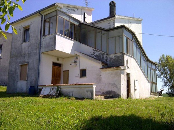 appartamento in vendita a Città Sant'Angelo in zona Cipressi