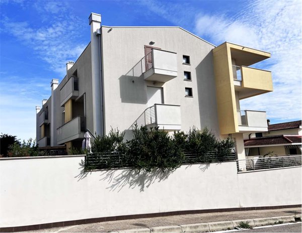 appartamento in vendita a Città Sant'Angelo in zona San Martino