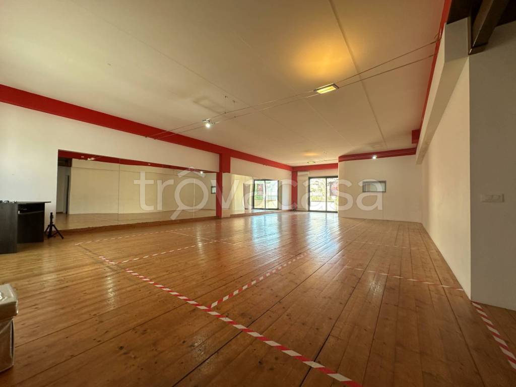 negozio in vendita a Città Sant'Angelo