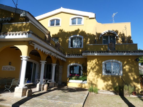 casa indipendente in vendita a Città Sant'Angelo
