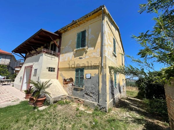 quadrivano in vendita a Città Sant'Angelo