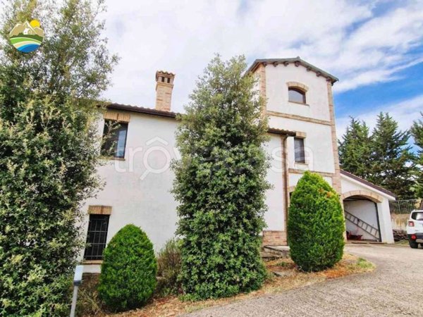 casa indipendente in vendita a Città Sant'Angelo