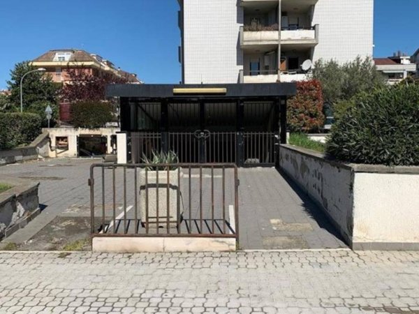 negozio in vendita a Città Sant'Angelo
