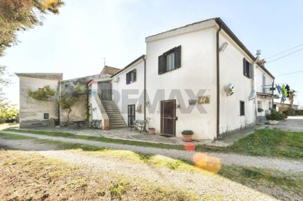 negozio in vendita a Città Sant'Angelo