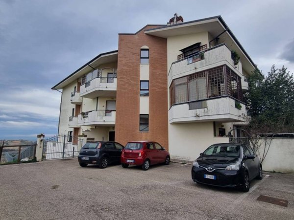 appartamento in vendita a Città Sant'Angelo in zona Crocifisso