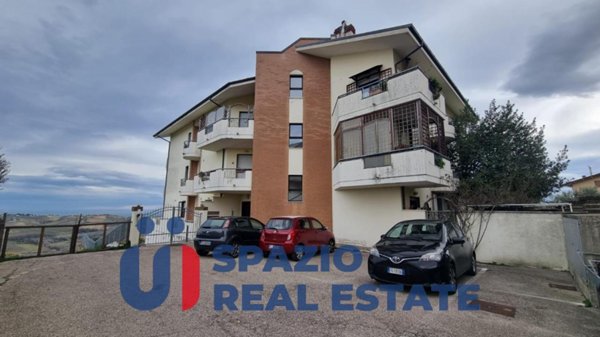 appartamento in vendita a Città Sant'Angelo in zona Crocifisso
