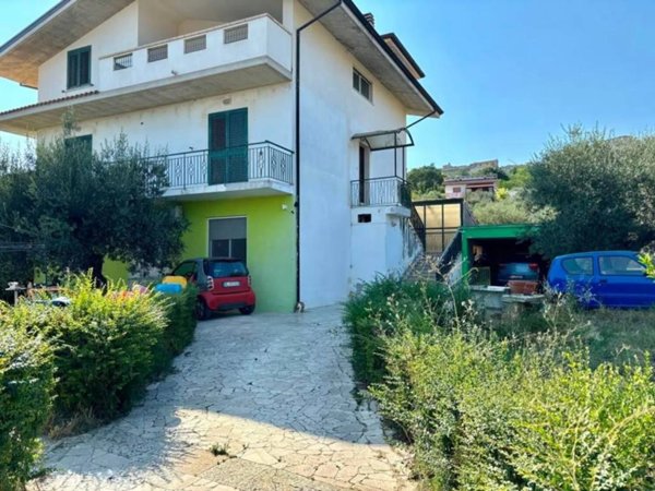 casa indipendente in vendita a Città Sant'Angelo