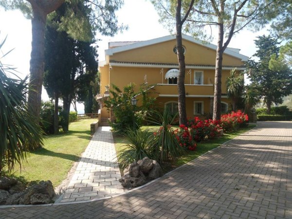 casa indipendente in vendita a Città Sant'Angelo