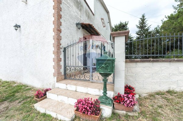 casa indipendente in vendita a Città Sant'Angelo