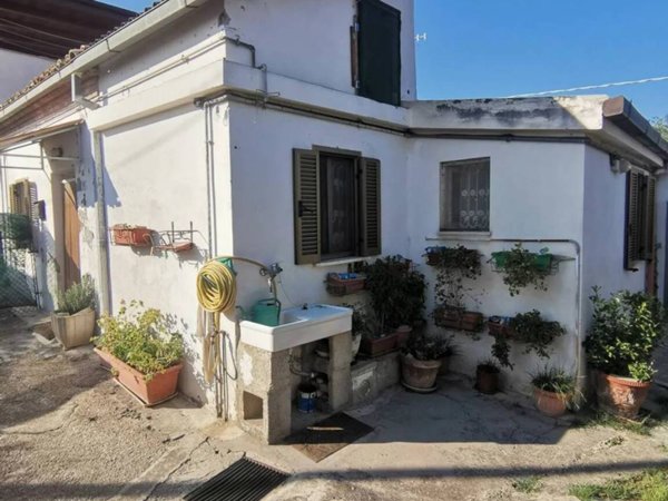 appartamento in vendita a Città Sant'Angelo in zona Villa Cipressi