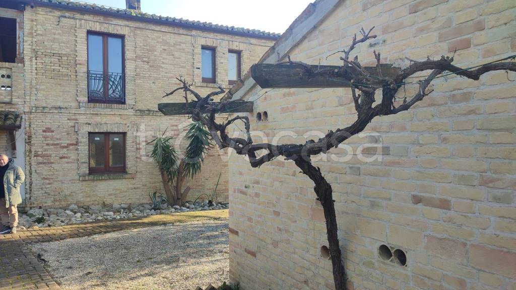 casa indipendente in vendita a Città Sant'Angelo