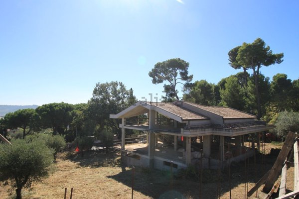 casa indipendente in vendita a Città Sant'Angelo
