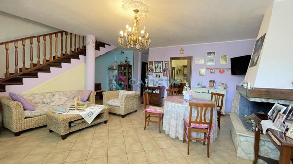 casa indipendente in vendita a Città Sant'Angelo