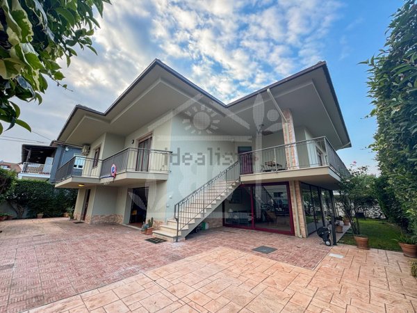 casa indipendente in vendita a Città Sant'Angelo