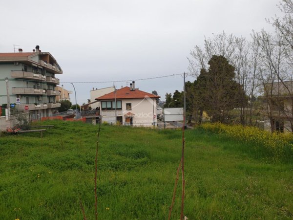 appartamento in vendita a Città Sant'Angelo in zona Madonna della Pace