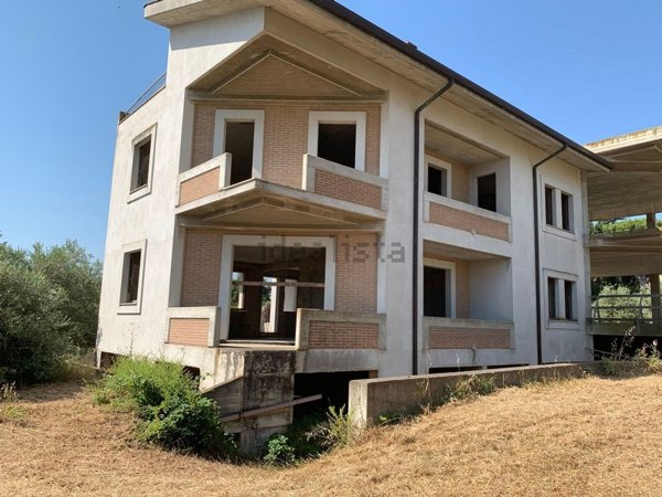 casa indipendente in vendita a Città Sant'Angelo