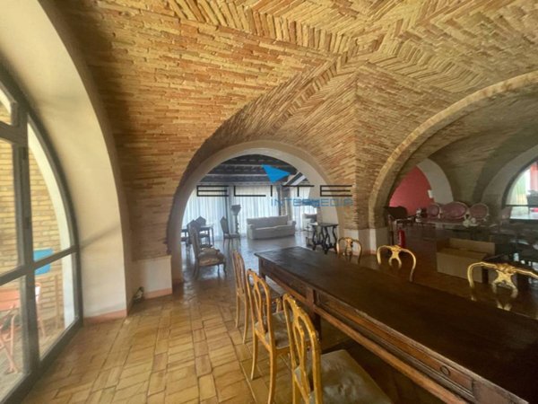 casa indipendente in vendita a Città Sant'Angelo in zona Villa Cipressi