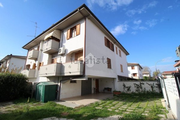 casa indipendente in vendita a Città Sant'Angelo
