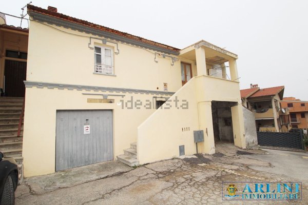 casa indipendente in vendita a Città Sant'Angelo