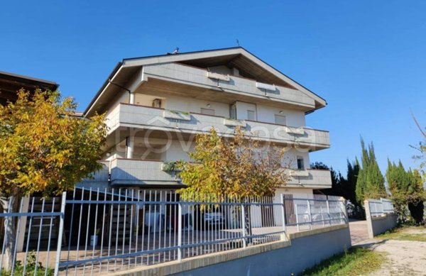appartamento in vendita a Città Sant'Angelo in zona Crocifisso
