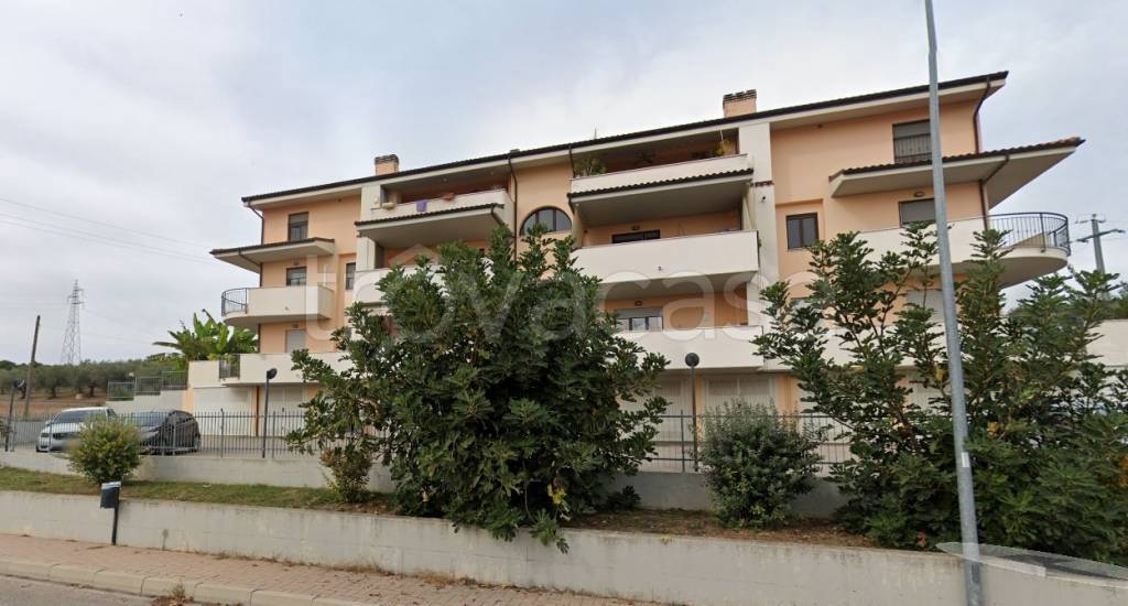 appartamento in vendita a Città Sant'Angelo in zona Fonte Umano