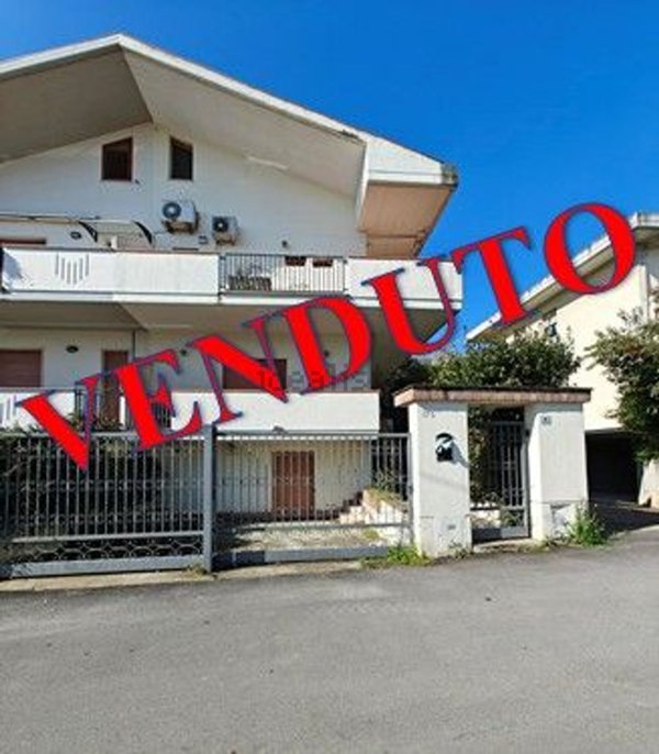 casa indipendente in vendita a Città Sant'Angelo