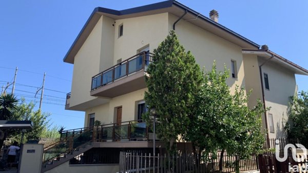 casa indipendente in vendita a Città Sant'Angelo