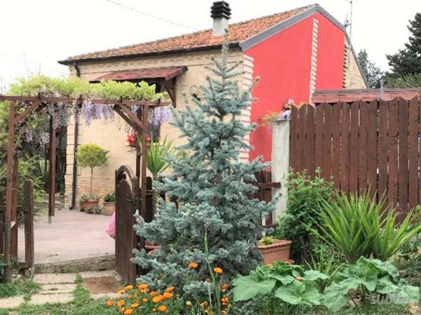 casa indipendente in vendita a Città Sant'Angelo