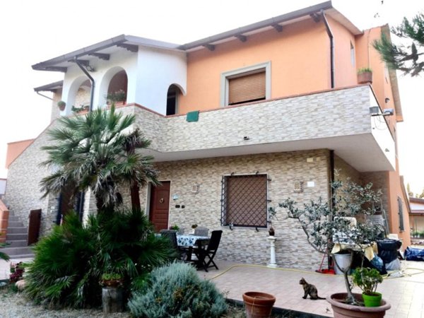 casa indipendente in vendita a Città Sant'Angelo