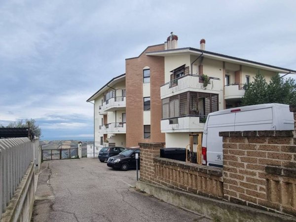 appartamento in vendita a Città Sant'Angelo in zona Crocifisso