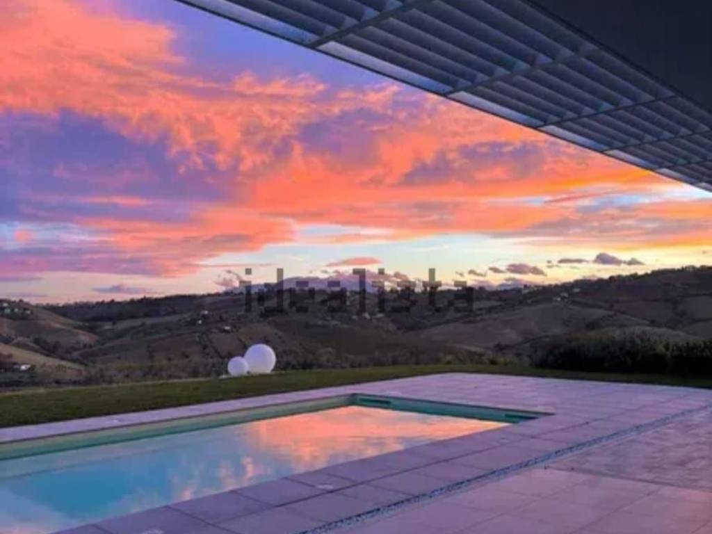 casa indipendente in vendita a Città Sant'Angelo
