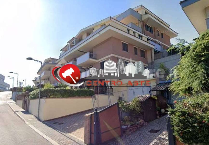 appartamento in vendita a Città Sant'Angelo in zona San Martino