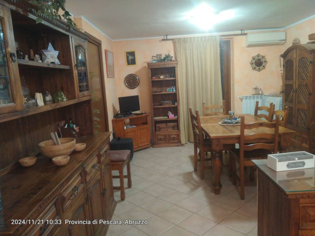 casa indipendente in vendita a Città Sant'Angelo in zona San Martino