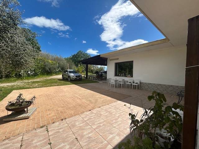 casa indipendente in vendita a Città Sant'Angelo