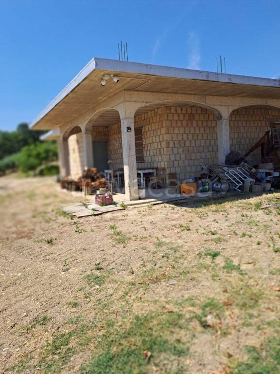 casa indipendente in vendita a Città Sant'Angelo
