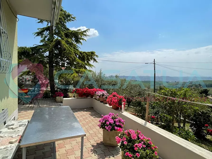 casa indipendente in vendita a Città Sant'Angelo in zona Crocifisso