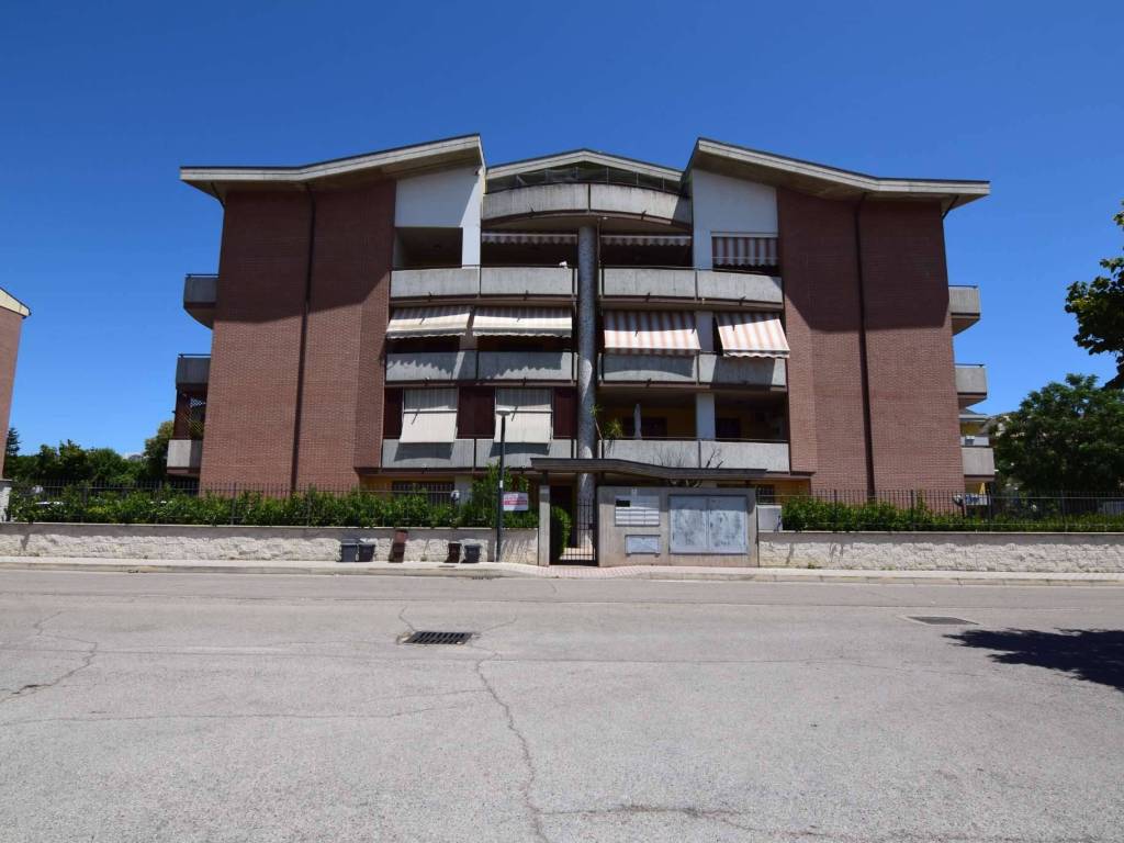 ufficio in vendita a Città Sant'Angelo
