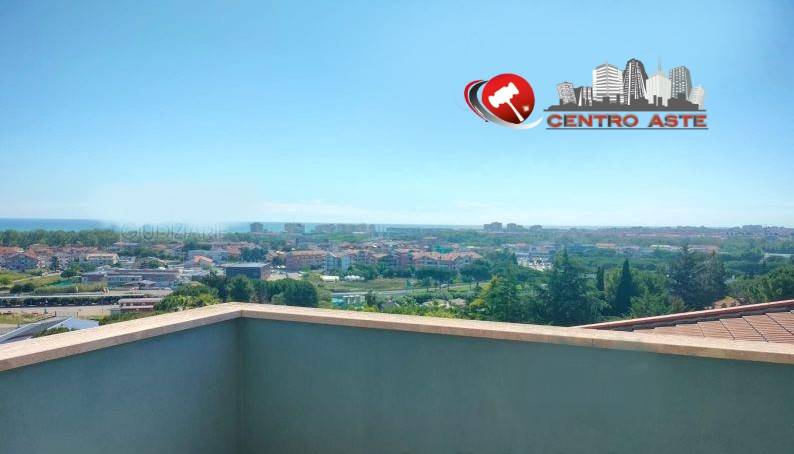 appartamento in vendita a Città Sant'Angelo in zona San Martino