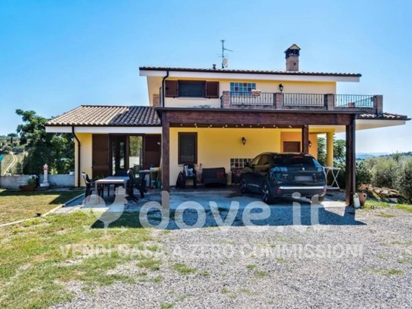 casa indipendente in vendita a Città Sant'Angelo in zona Sant'Agnese