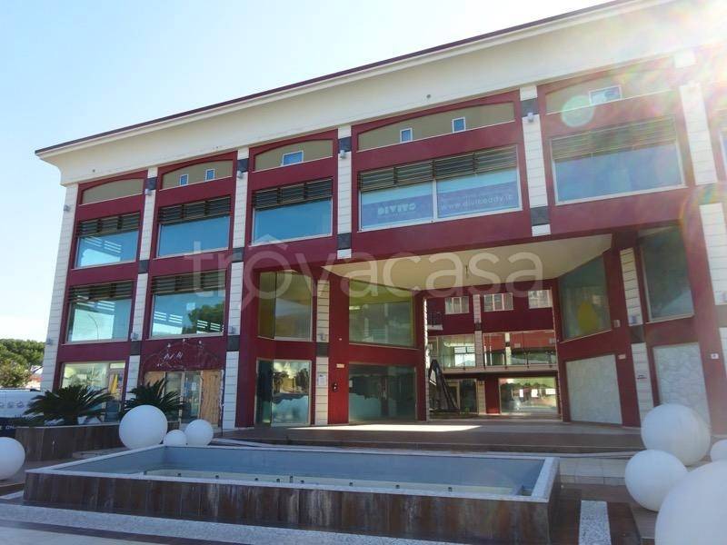 negozio in vendita a Città Sant'Angelo