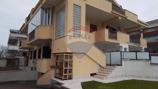 casa indipendente in vendita a Città Sant'Angelo