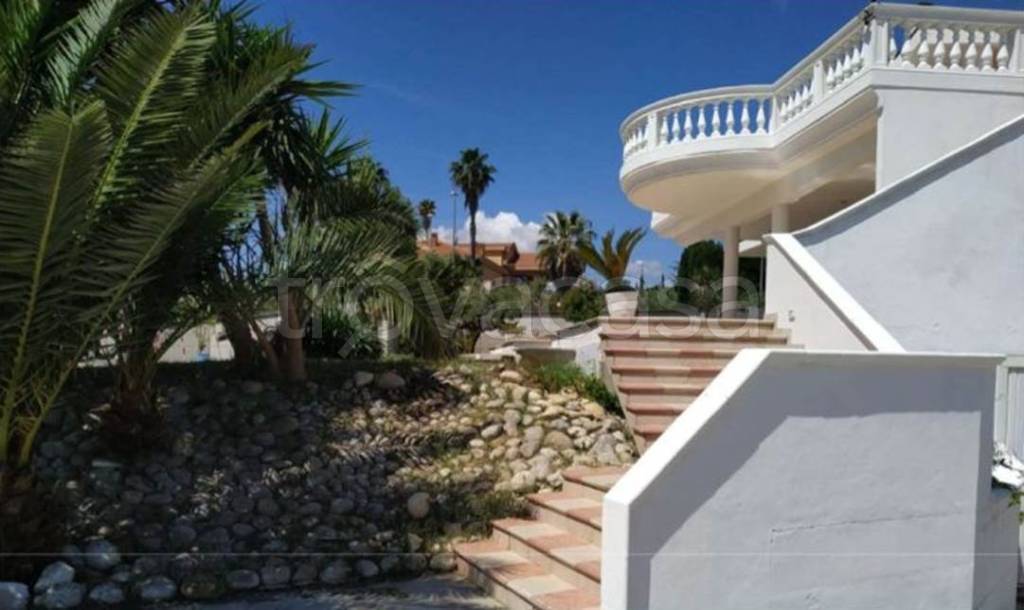 casa indipendente in vendita a Città Sant'Angelo